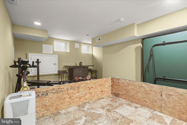 1438 N BOND ST, Baltimore, MD 21213