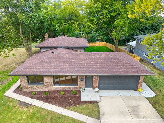 158 S Prairie Avenue, Bloomingdale, IL 60108