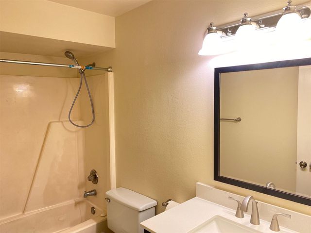 2733 Davis Avenue, Rosenberg, TX 77471