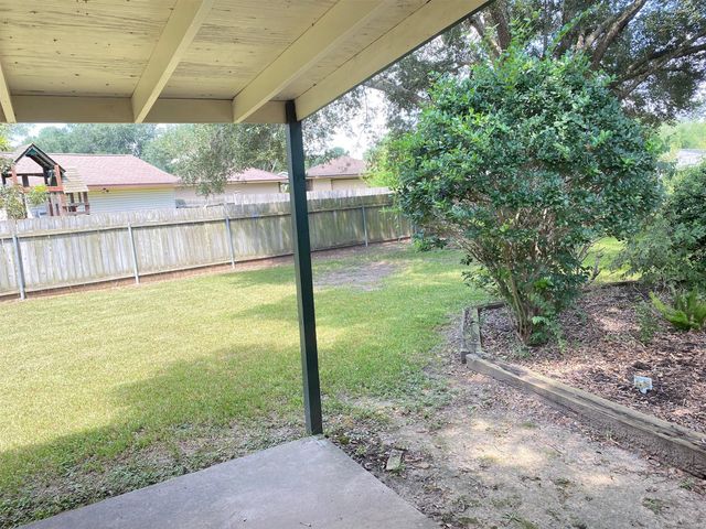 2733 Davis Avenue, Rosenberg, TX 77471