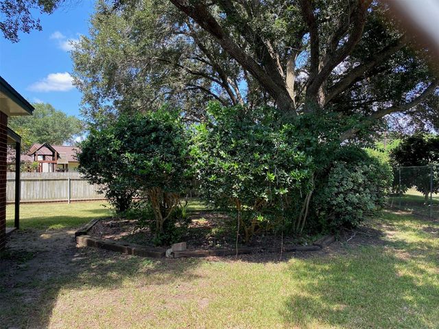 2733 Davis Avenue, Rosenberg, TX 77471
