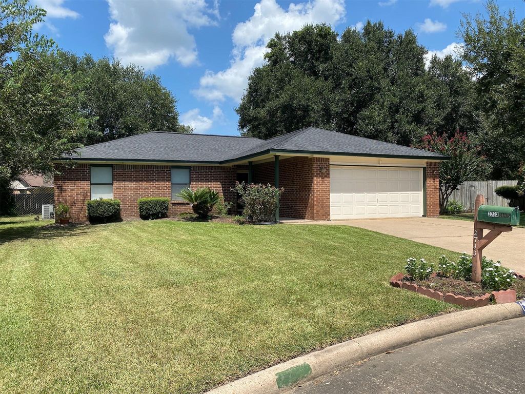 2733 Davis Avenue, Rosenberg, TX 77471