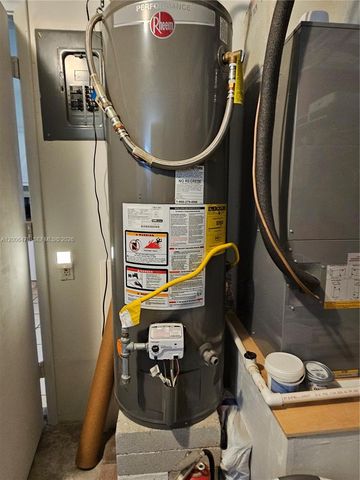 11700 NW 41st St, Sunrise, FL 33323