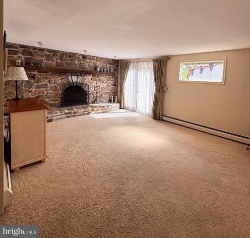 2145 EDGE HILL RD, Huntingdon Valley, PA 19006