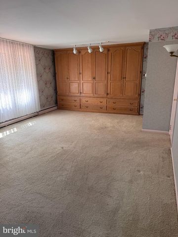 2145 EDGE HILL RD, Huntingdon Valley, PA 19006