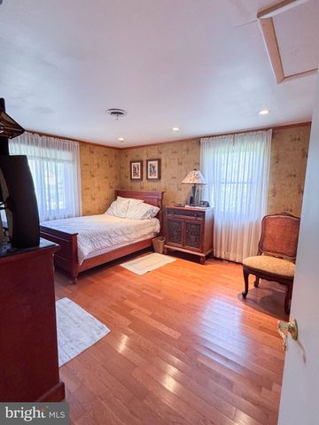 2145 EDGE HILL RD, Huntingdon Valley, PA 19006