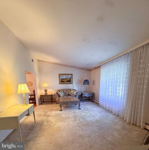 2145 EDGE HILL RD, Huntingdon Valley, PA 19006