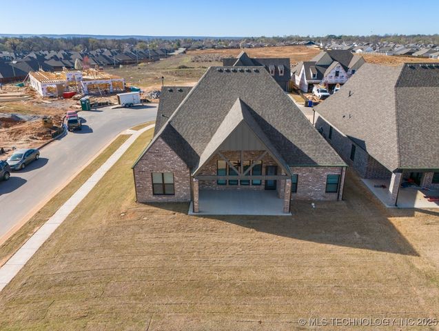 2708 W Van Buren Court, Broken Arrow, OK 74011