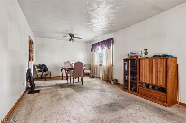 861 5th Avenue, Akron, OH 44306