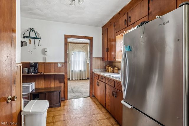 861 5th Avenue, Akron, OH 44306