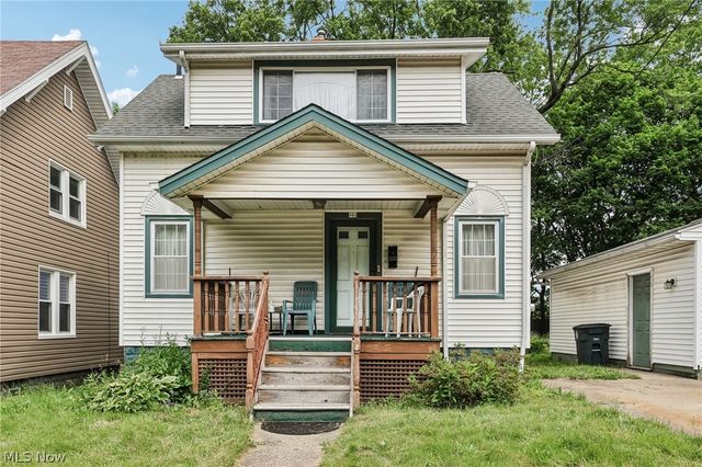 861 5th Avenue, Akron, OH 44306