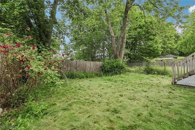 861 5th Avenue, Akron, OH 44306