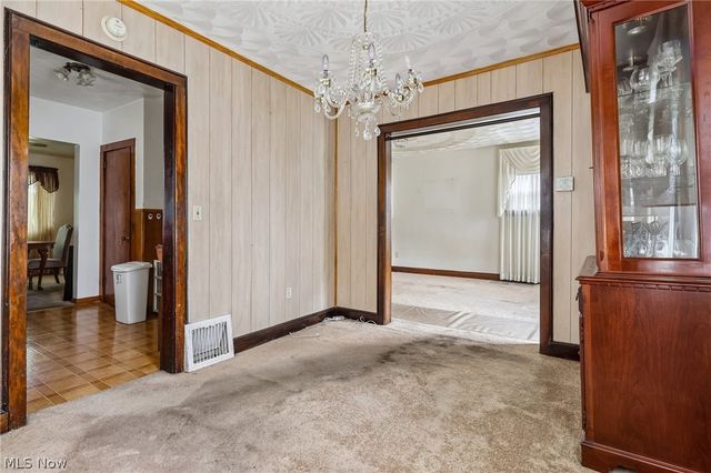 861 5th Avenue, Akron, OH 44306