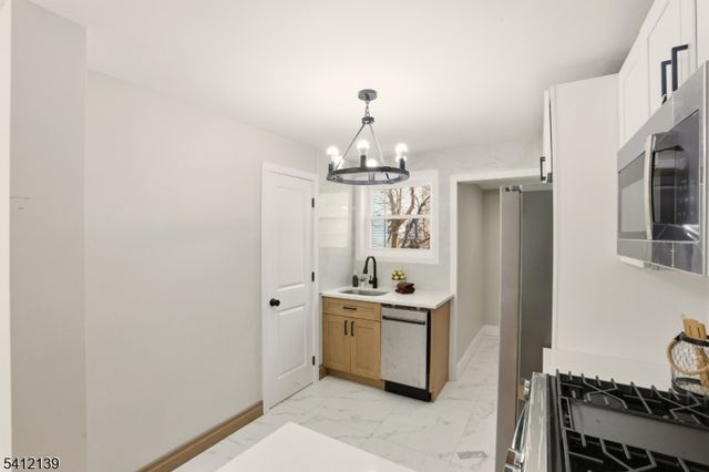 72 Lindsley Ave, Newark City, NJ 07106