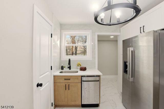 72 Lindsley Ave, Newark City, NJ 07106