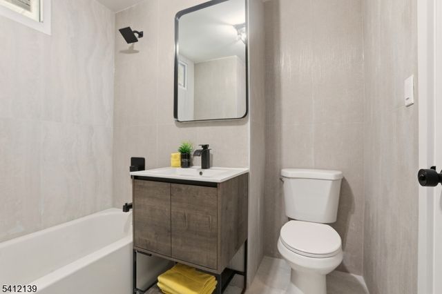 72 Lindsley Ave, Newark City, NJ 07106