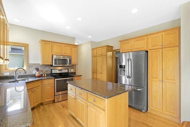 10320 Quail Circle N, Brooklyn Park, MN 55443