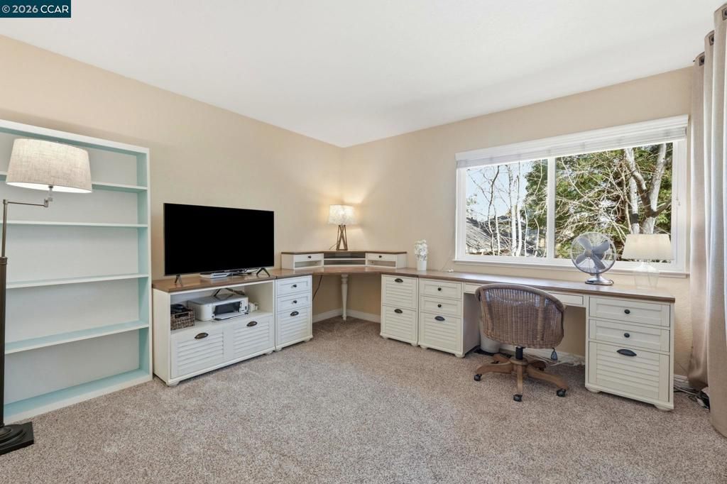 Image 12 of property listing at 701 701 Center Ave, Martinez, CA 94553