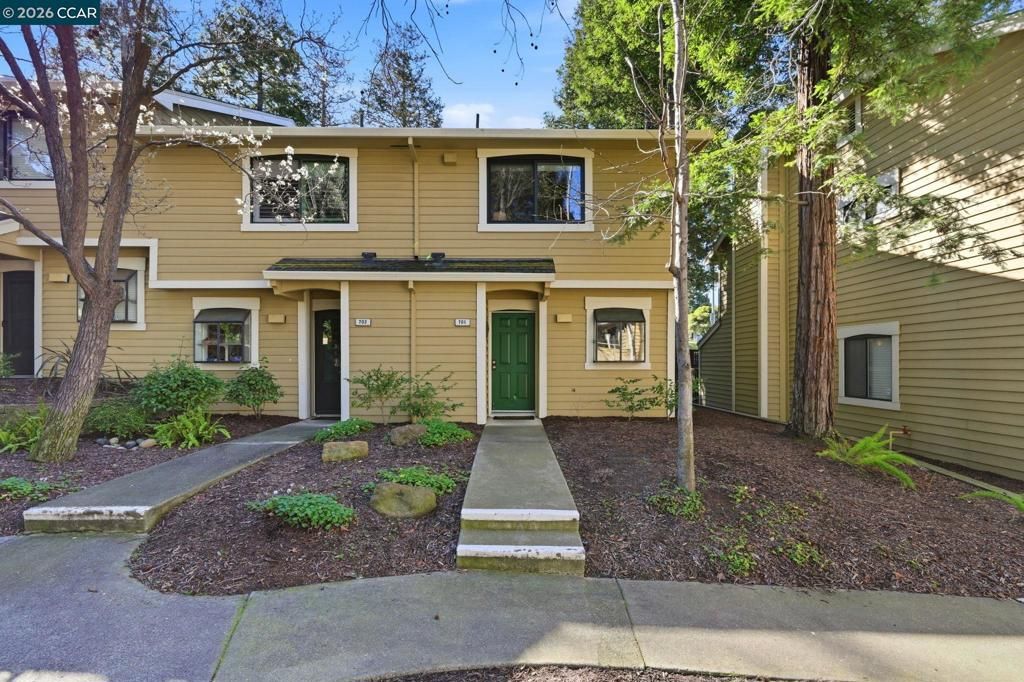 Image 24 of property listing at 701 701 Center Ave, Martinez, CA 94553