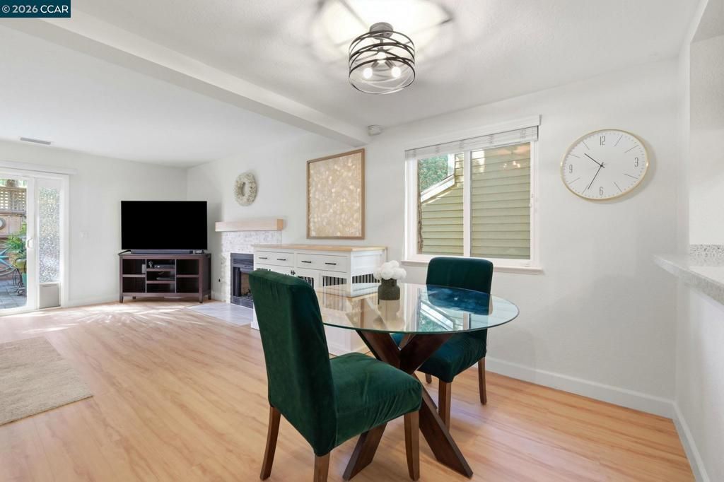 Image 5 of property listing at 701 701 Center Ave, Martinez, CA 94553