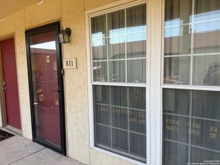8702 Village Dr Apt 811, San Antonio, TX 78217