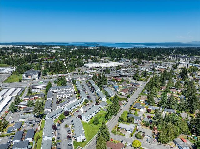8823 Holly Drive #H207, Everett, WA 98208