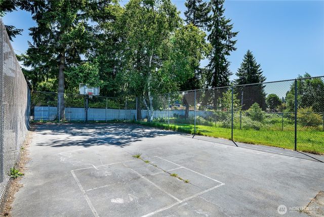 8823 Holly Drive #H207, Everett, WA 98208