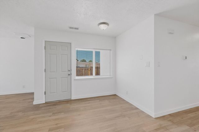 6008 Kilmer Avenue NW, Albuquerque, NM 87120
