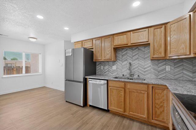 6008 Kilmer Avenue NW, Albuquerque, NM 87120