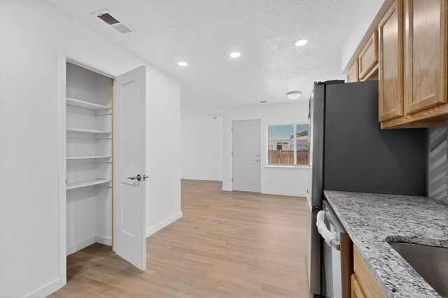 6008 Kilmer Avenue NW, Albuquerque, NM 87120