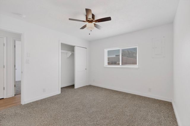 6008 Kilmer Avenue NW, Albuquerque, NM 87120