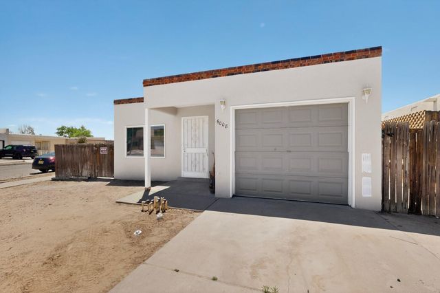6008 Kilmer Avenue NW, Albuquerque, NM 87120