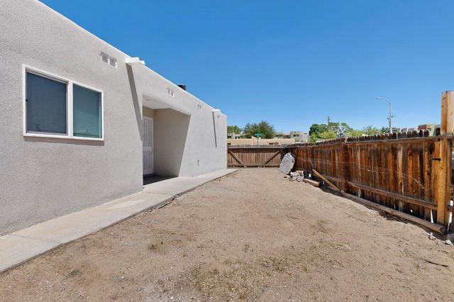 6008 Kilmer Avenue NW, Albuquerque, NM 87120