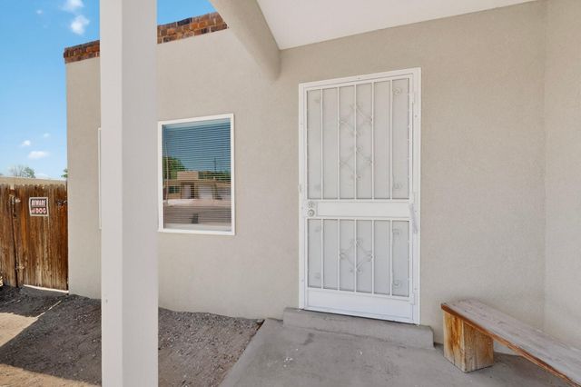 6008 Kilmer Avenue NW, Albuquerque, NM 87120