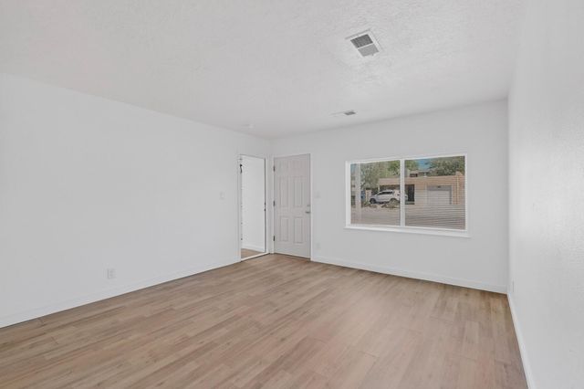 6008 Kilmer Avenue NW, Albuquerque, NM 87120