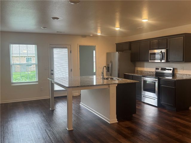 908 S Crow Street, Siloam Springs, AR 72761
