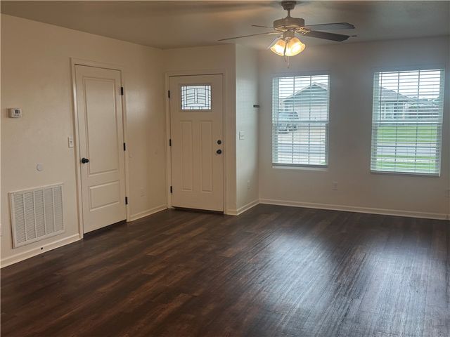 908 S Crow Street, Siloam Springs, AR 72761