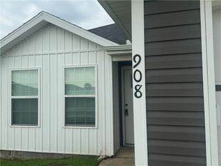 908 S Crow Street, Siloam Springs, AR 72761