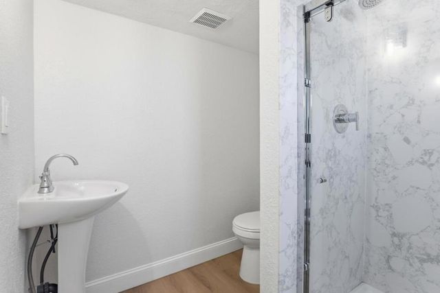 1361 Hillcrest Road, Hollister, CA 95023