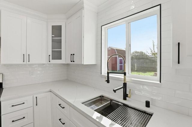 1361 Hillcrest Road, Hollister, CA 95023