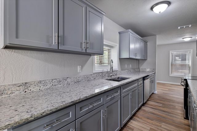 4321 Green Oak Drive, Granbury, TX 76048