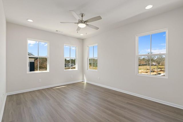 249 10th Street, Auburn, GA 30011