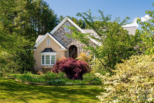 7 Ashley Road, Asheville, NC 28805
