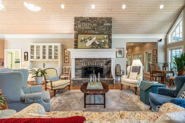 7 Ashley Road, Asheville, NC 28805