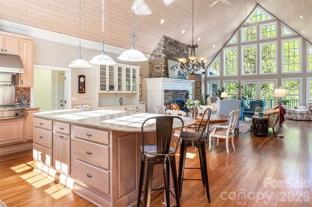 7 Ashley Road, Asheville, NC 28805