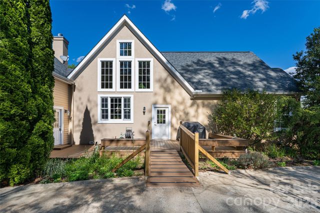 7 Ashley Road, Asheville, NC 28805
