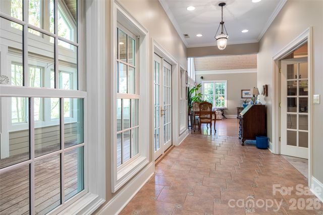 7 Ashley Road, Asheville, NC 28805
