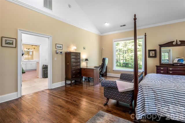 7 Ashley Road, Asheville, NC 28805