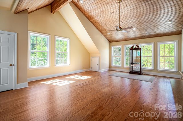 7 Ashley Road, Asheville, NC 28805
