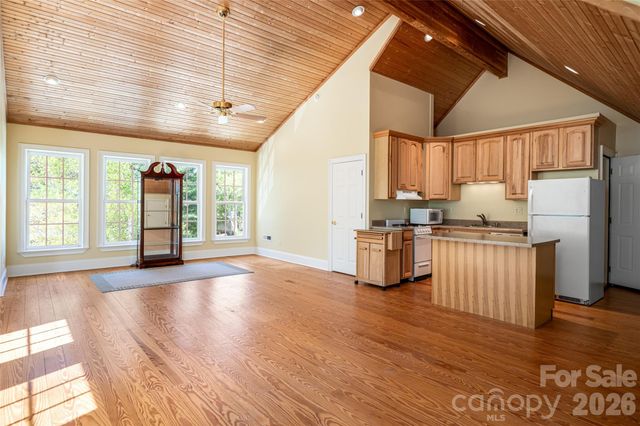 7 Ashley Road, Asheville, NC 28805